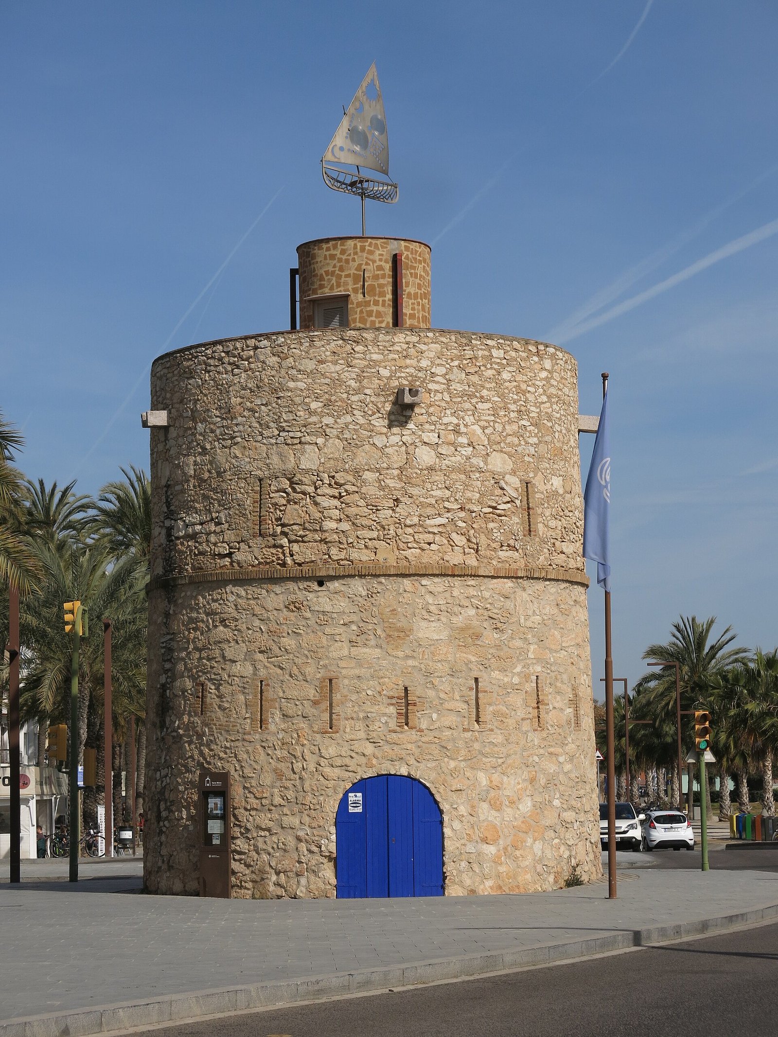 Torre Blava - Espai Guinovart on the Ribes Roges promenade